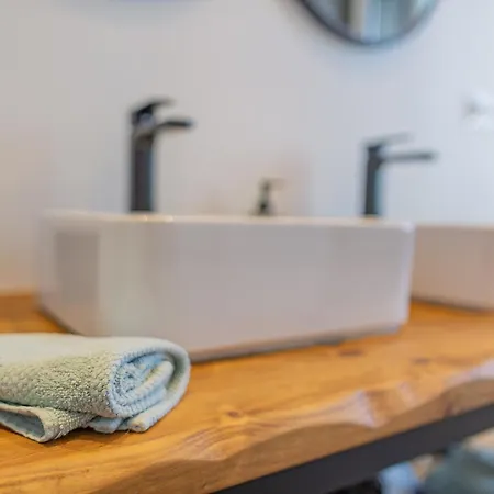 Semesterbostad Les Du Chateau