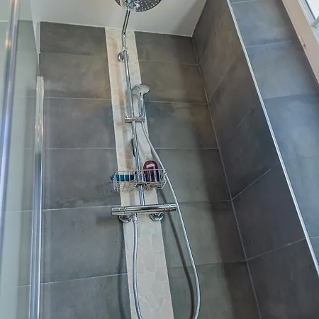 Les Du Chateau Bouhet