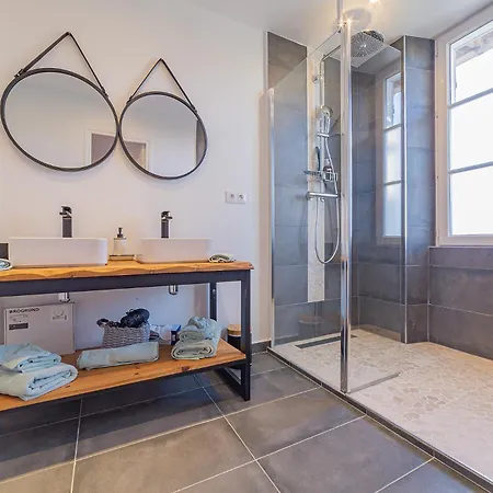 Сasa de vacaciones Les Du Chateau *