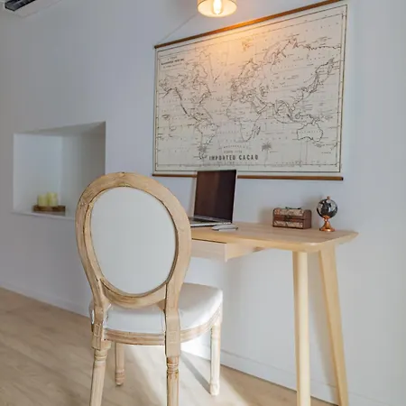 Les Du Chateau Bouhet