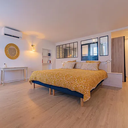 Les Du Chateau Bouhet