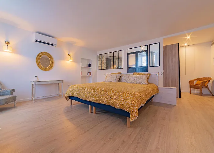 Les Du Chateau Bouhet